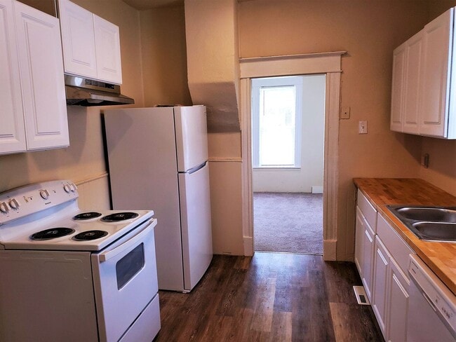 Building Photo - Fantastically updated Monroe District Area 3BR/1.5BA House
