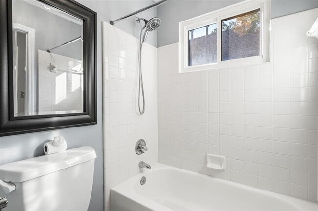 Building Photo - 529 Eastland Dr