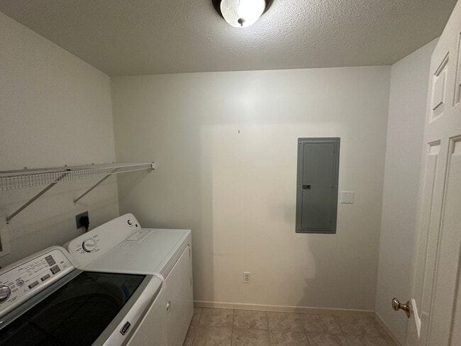 Building Photo - 3649 Indian Run Dr