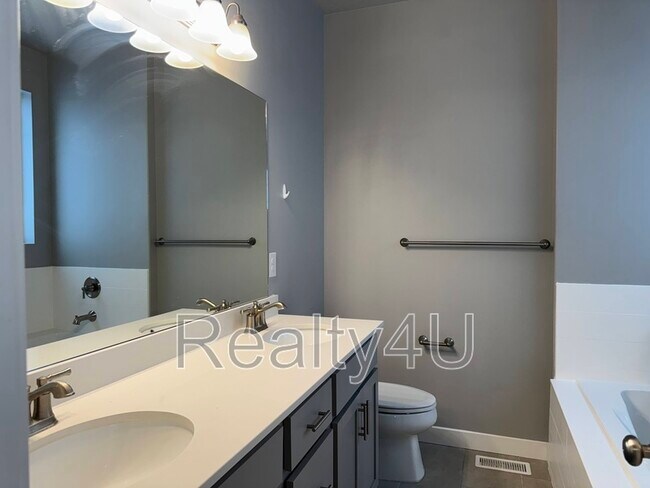Building Photo - 1433 Dairy Ln