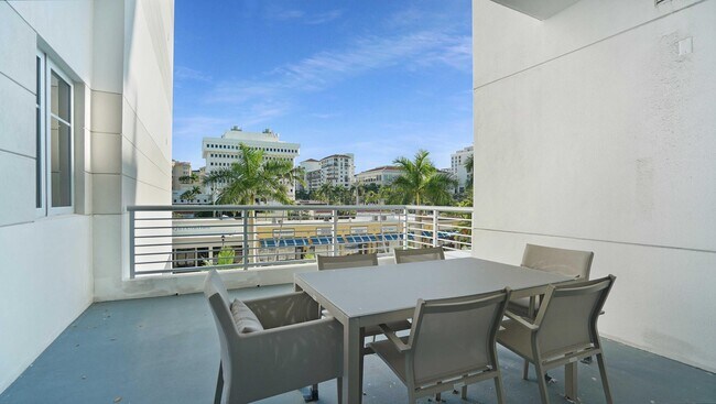 Building Photo - 155 E Boca Raton Rd