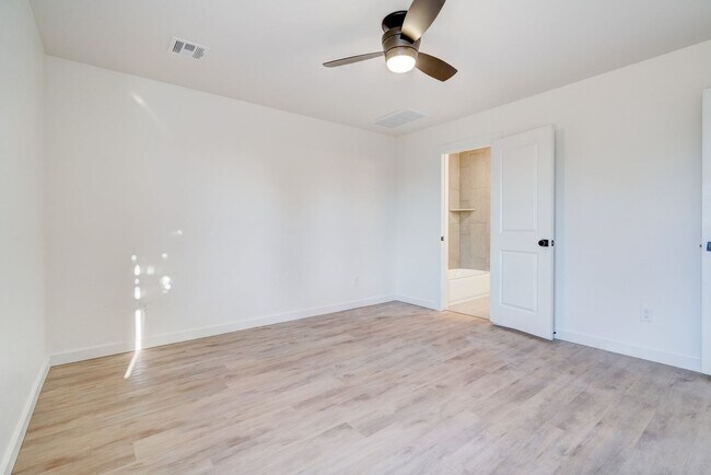 Building Photo - 224 NW 122nd St