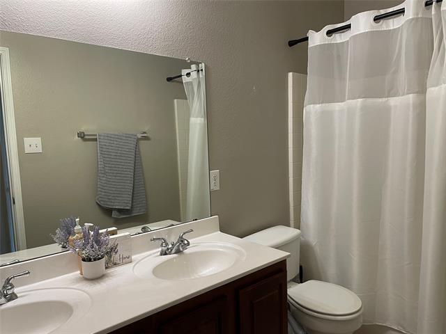 Building Photo - 6420 Lasalle Ln