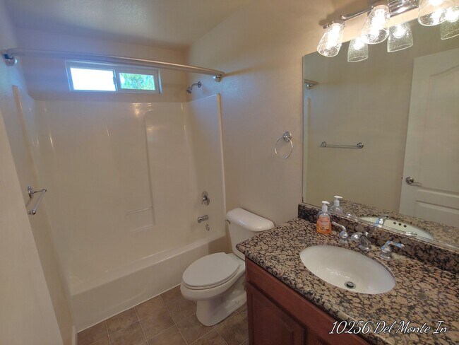 Building Photo - Beautiful Kelseyville rental