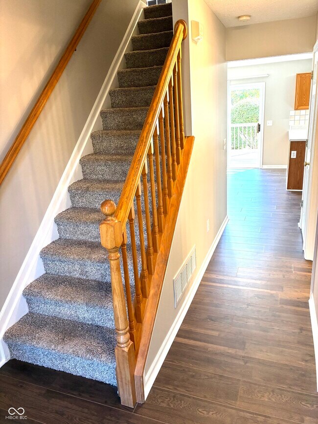 Building Photo - 5761 Cantigny Way S