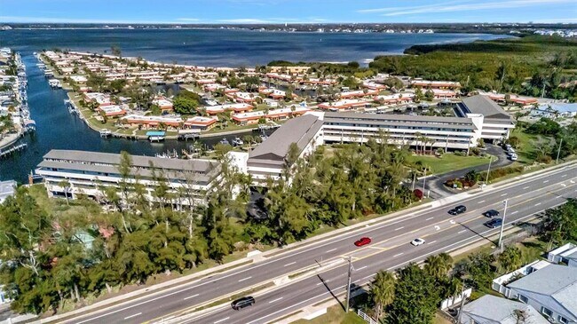 Building Photo - 9604 Cortez Rd W