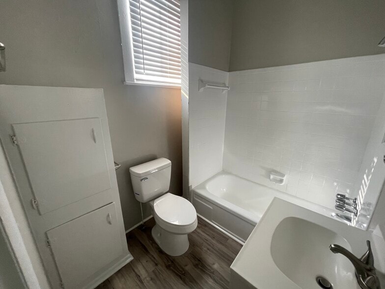 Building Photo - 1157 Olympia Ave