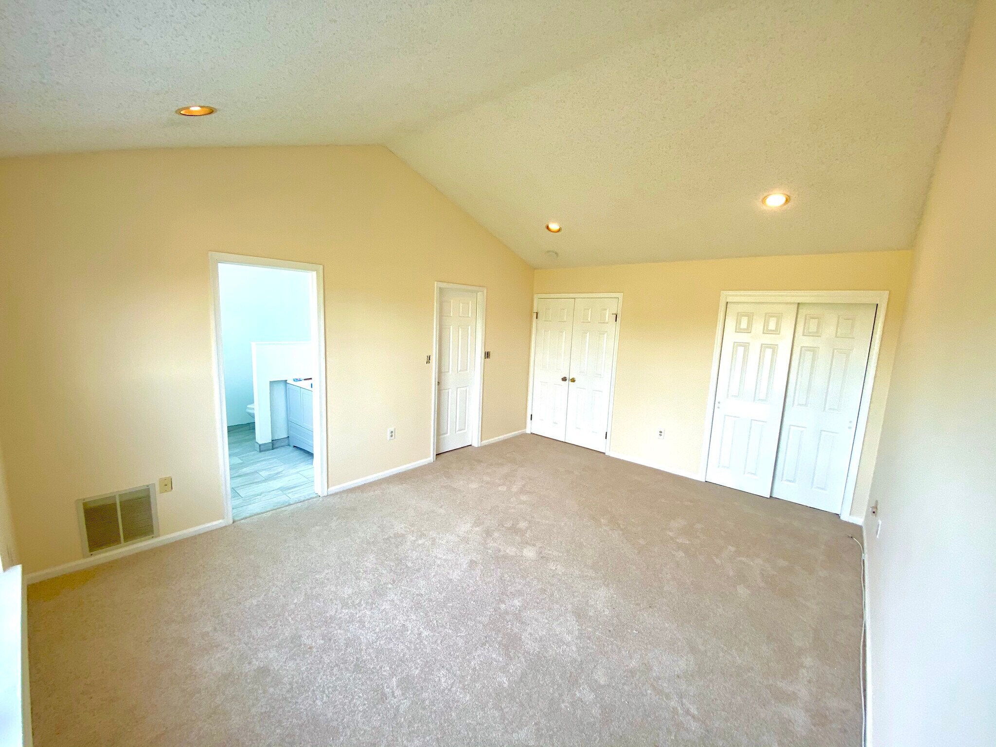 Master Bedroom - 67 Balboa Ln
