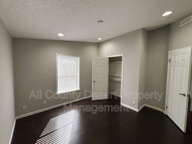 Building Photo - 43155 Portola Ave