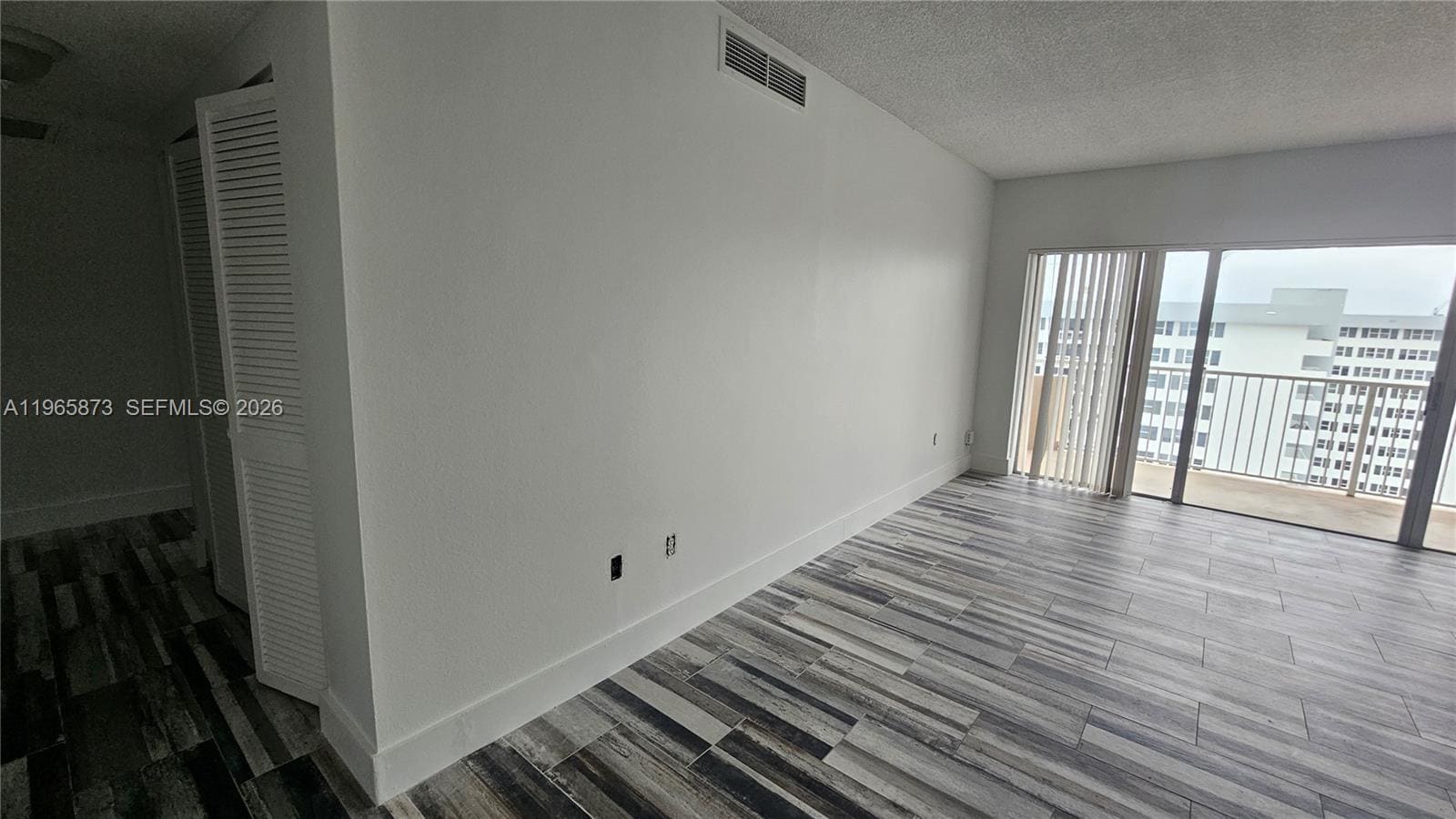 Building Photo - 1980 S Ocean Dr