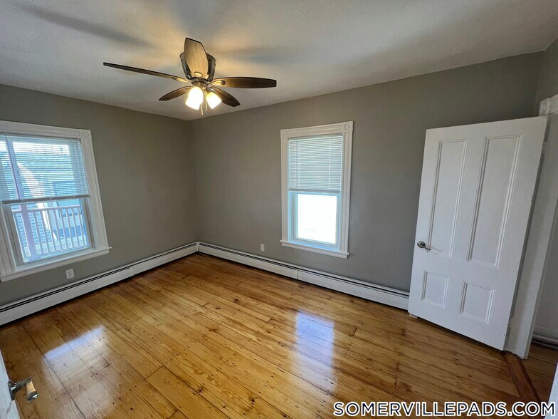 Building Photo - 2 Gilson Terrace