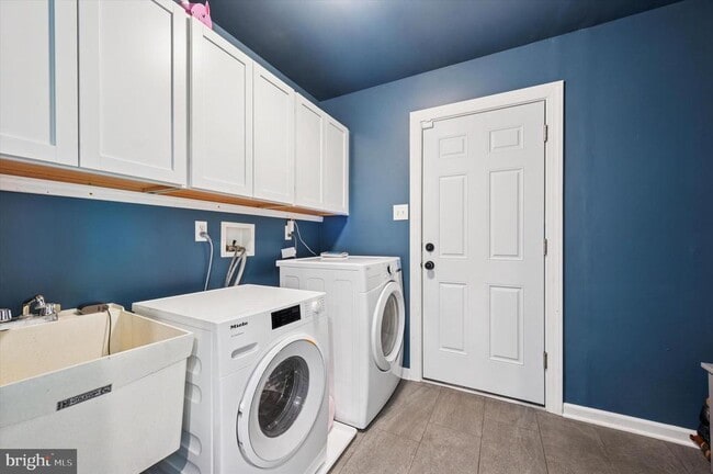Building Photo - 3252 Charles Griffin Dr