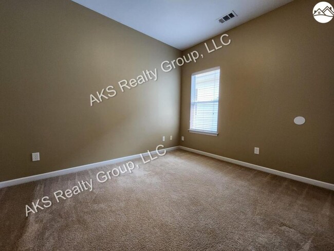 Building Photo - 181 Highview Cove