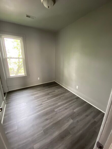 Building Photo - 17 Glen Ave