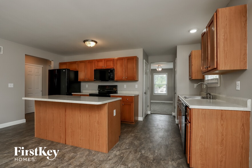 Building Photo - 128 Homefield Lake Ct