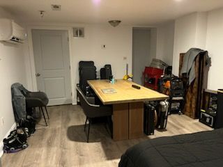 Building Photo - 47 Clifford St