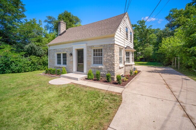 Building Photo - 8104 N 44th St
