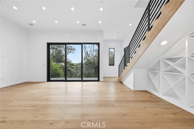 Building Photo - 6565 Pickwick St