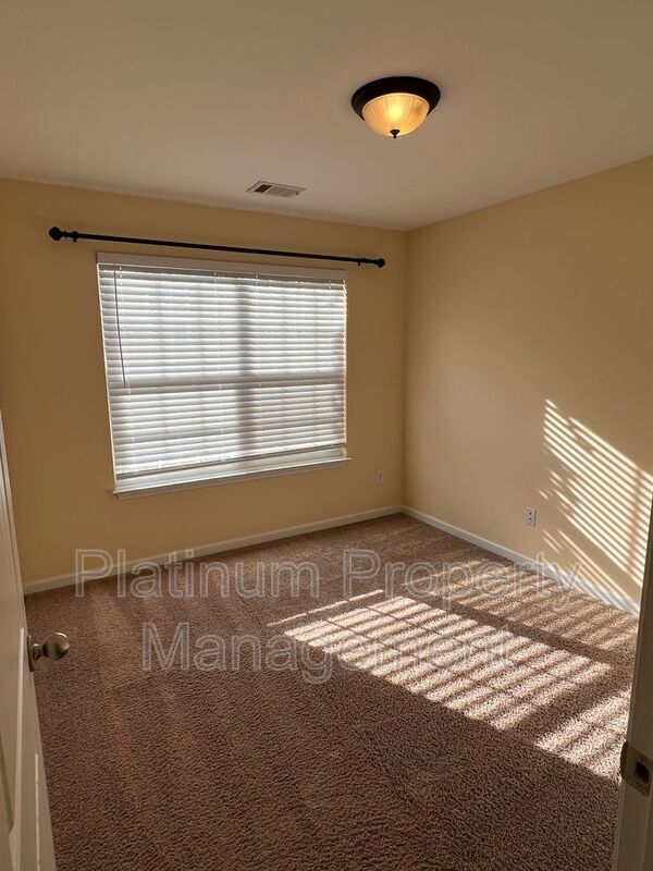 Building Photo - 279 Wahsega Way