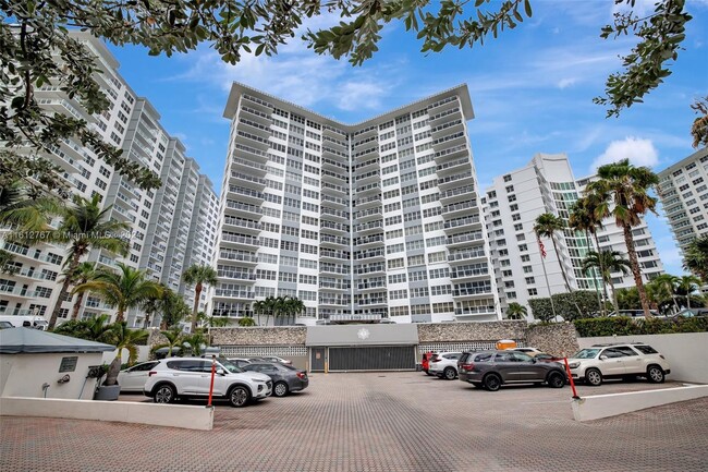 Building Photo - 3700 Galt Ocean Dr