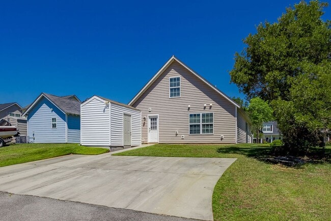Building Photo - Unique 4BR Home with Private Upstairs Suite & Kitchenette in Georgetown