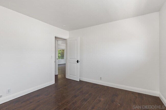 Building Photo - 4800 Williamsburg Ln