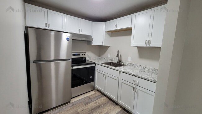 Building Photo - 208 Columbus St