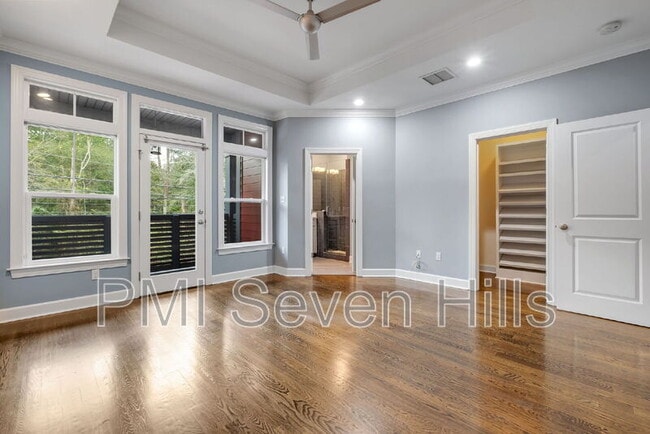 Building Photo - 828 N Duval St