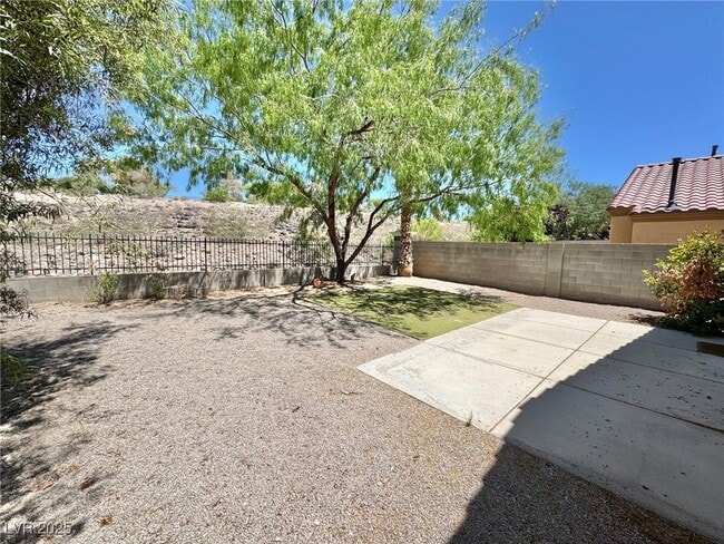 Building Photo - 1396 Dragon Rock Dr