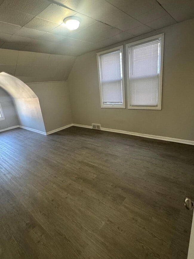 Building Photo - 14075 Cherrylawn St