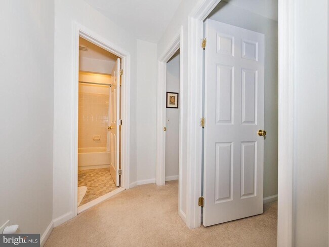 Building Photo - 9419 Steeple Ct