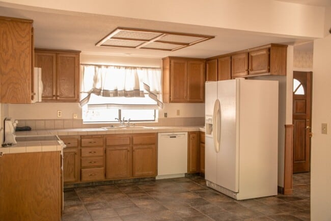 Building Photo - 16320 Loretta Ln