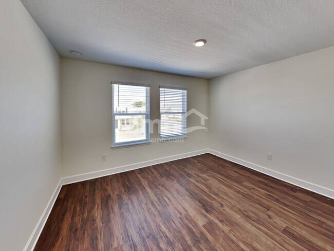 Building Photo - 3204 Bridge Haven Dr