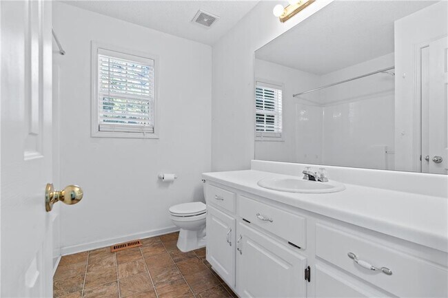 Building Photo - 204 Red Fox Ct