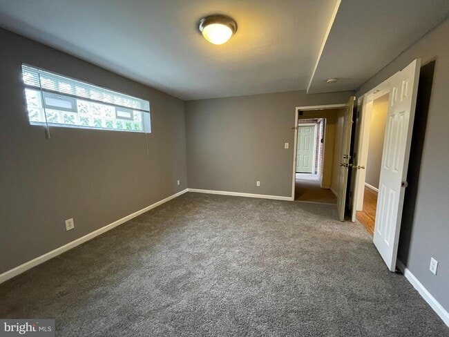 Building Photo - 2512 Markham Ln