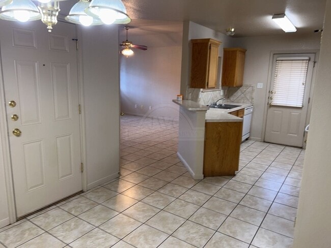 Building Photo - 1503 Nicholas Cir