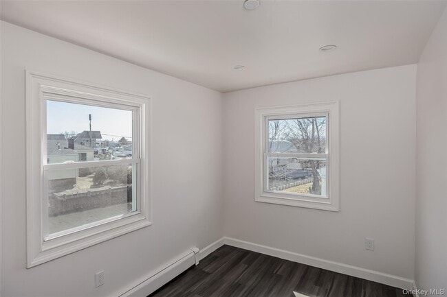 Building Photo - 33 Dock Dr