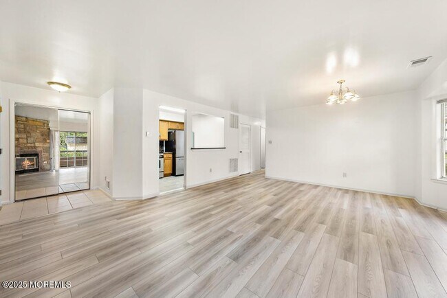 Building Photo - 309 Trinity Ct
