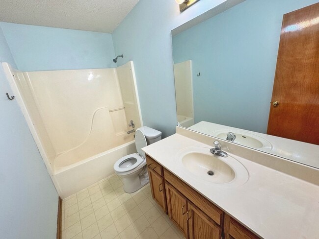 Building Photo - Comfortable Living