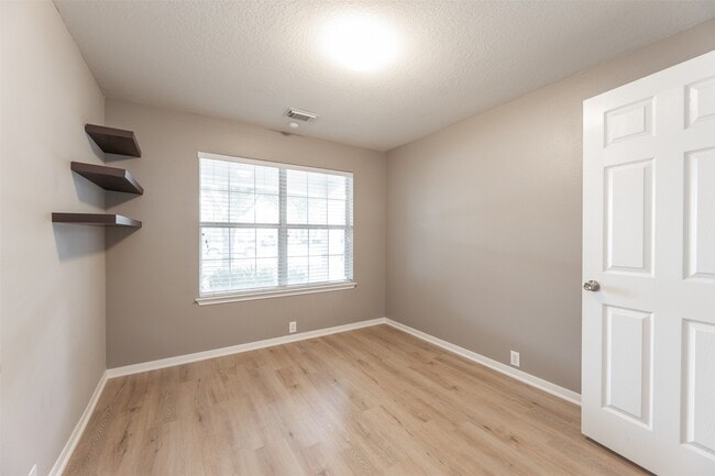 Building Photo - 16522 Grenada Falls Dr