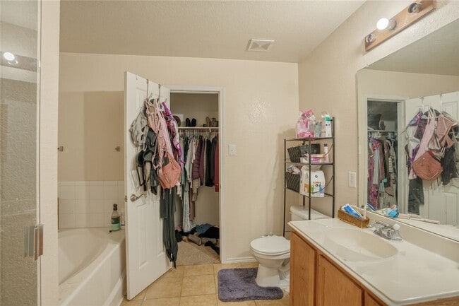 Building Photo - 3825 Cane River Rd