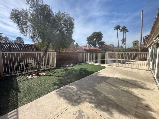 Building Photo - 6725 Trammel Ct