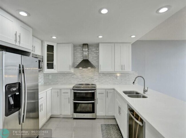 Building Photo - 11930 N Bayshore Dr