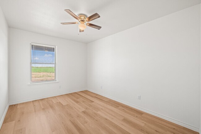 Building Photo - Country Living In Idalou ISD!