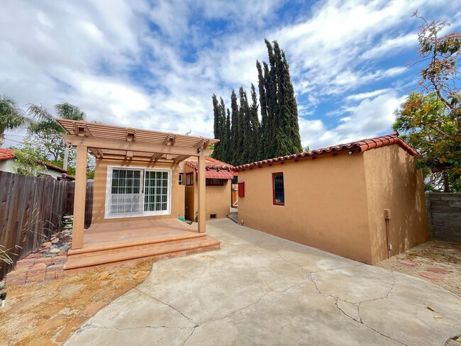 Building Photo - Adorable Spanish Style 2 Bed 1 Bath Home i...