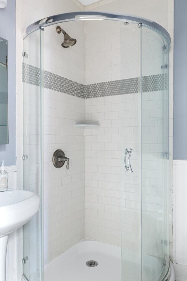 Building Photo - 56 Gadsden St