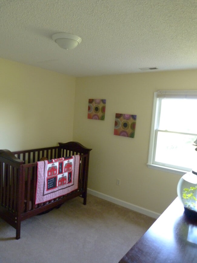 Building Photo - 211 Sandlewood Dr