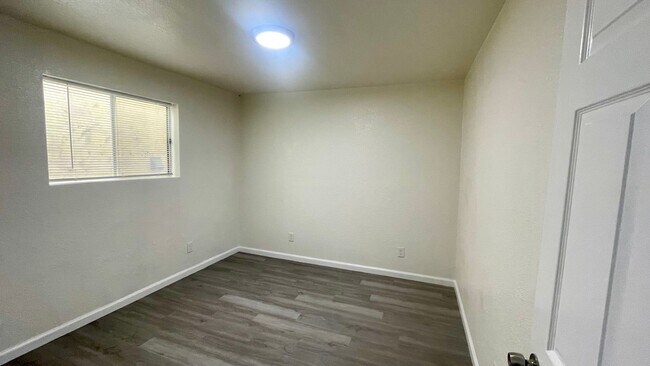 Building Photo - 2343-2343 Market St