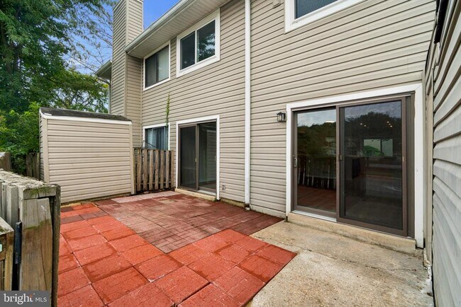 Building Photo - 290 Hilltop Ln