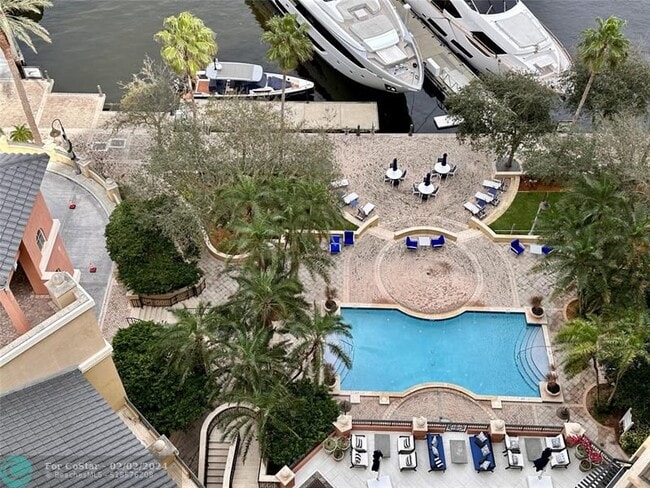 Building Photo - 1010 Seminole Dr